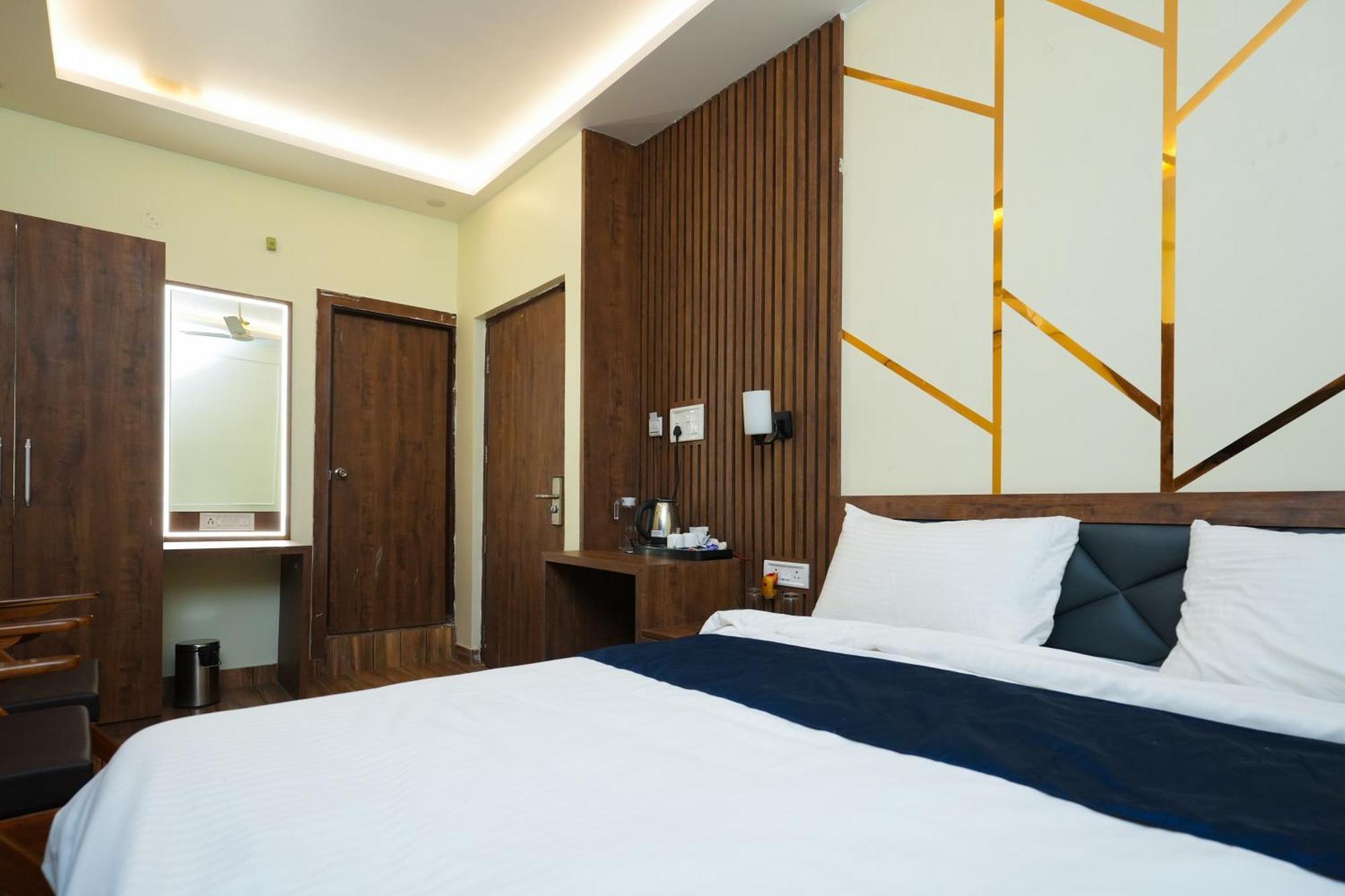 Hotel Pavitra Purnia Екстер'єр фото