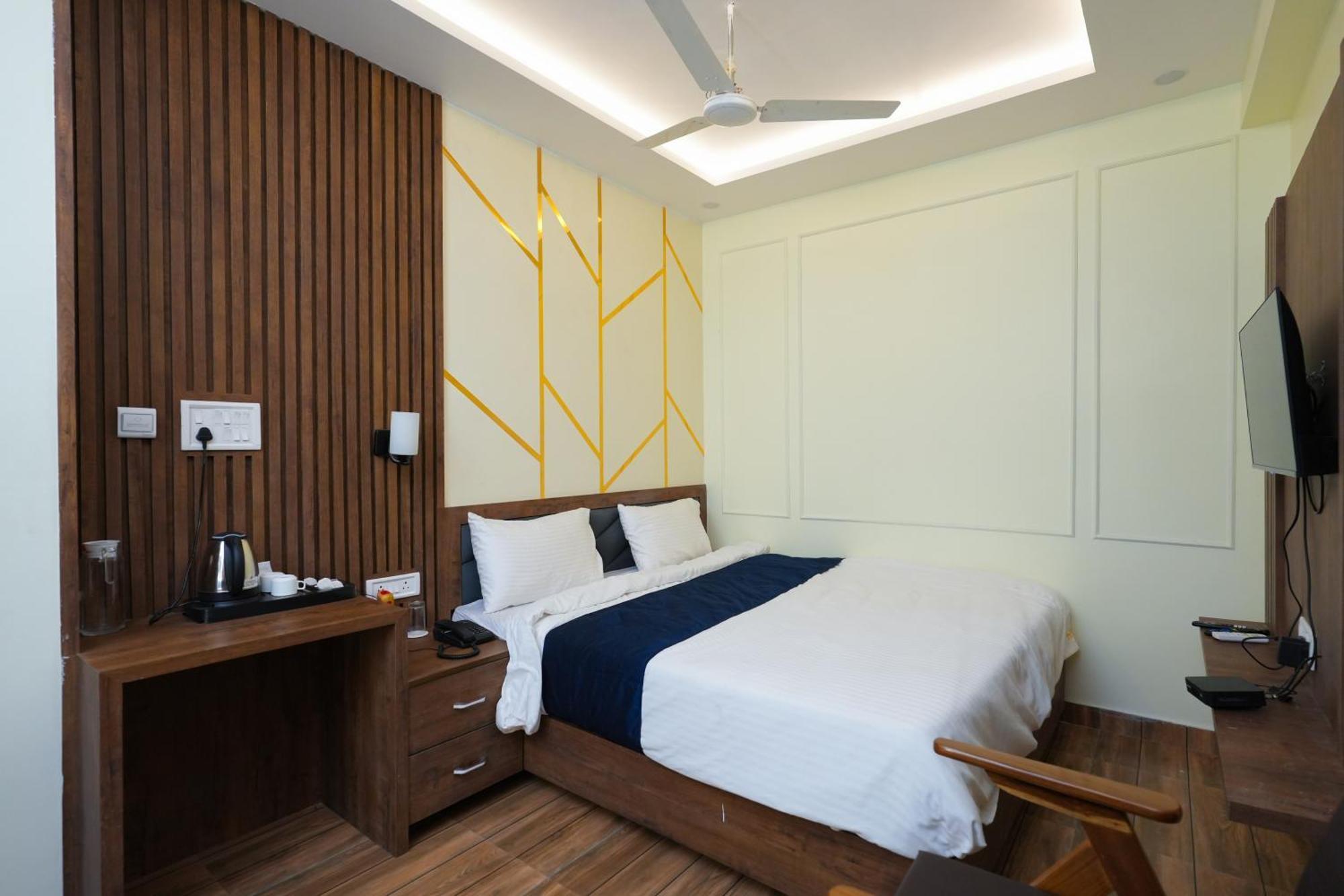 Hotel Pavitra Purnia Екстер'єр фото