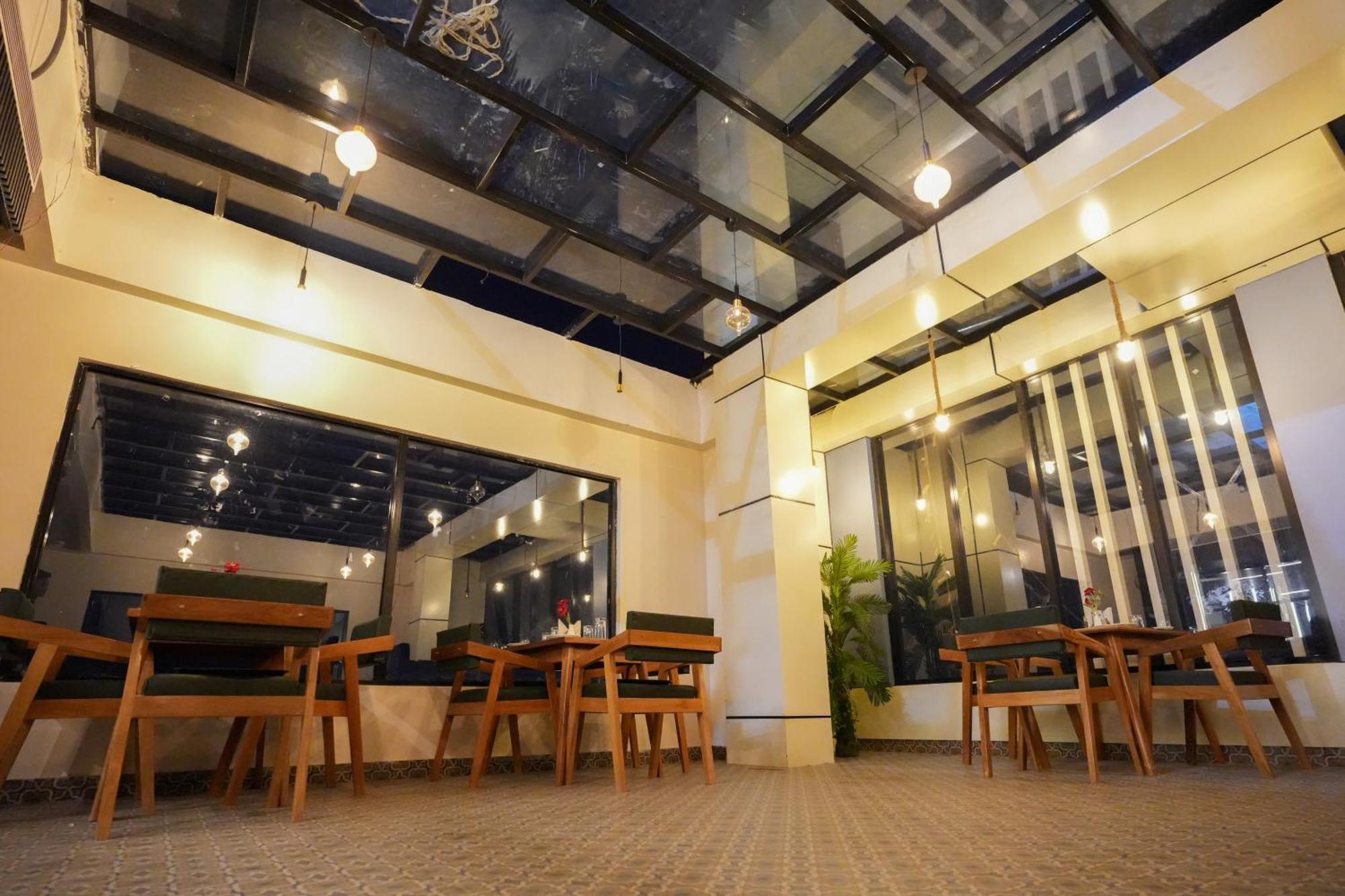 Hotel Pavitra Purnia Екстер'єр фото